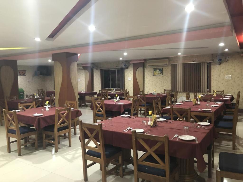 Hotel Nandanik Palace Falakata Екстер'єр фото