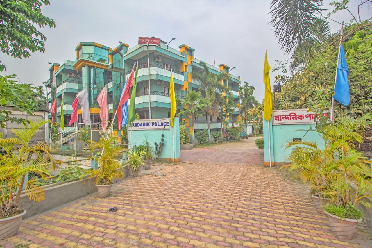 Hotel Nandanik Palace Falakata Екстер'єр фото