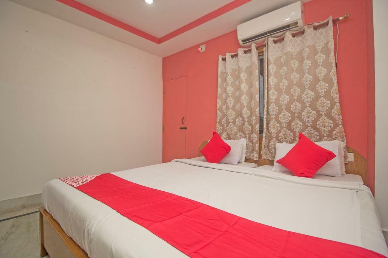 Hotel Nandanik Palace Falakata Екстер'єр фото
