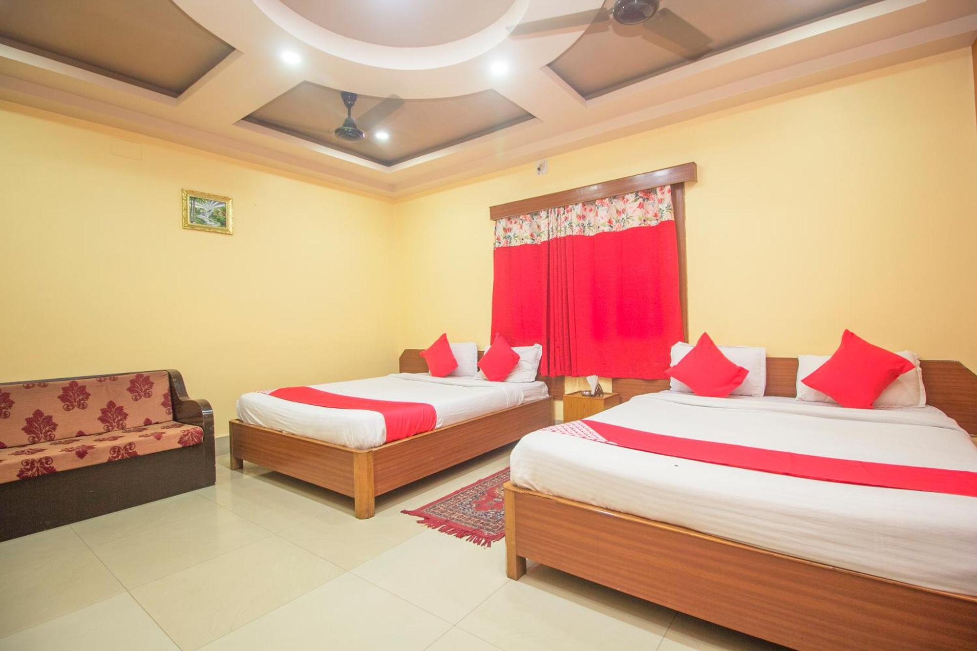 Hotel Nandanik Palace Falakata Екстер'єр фото