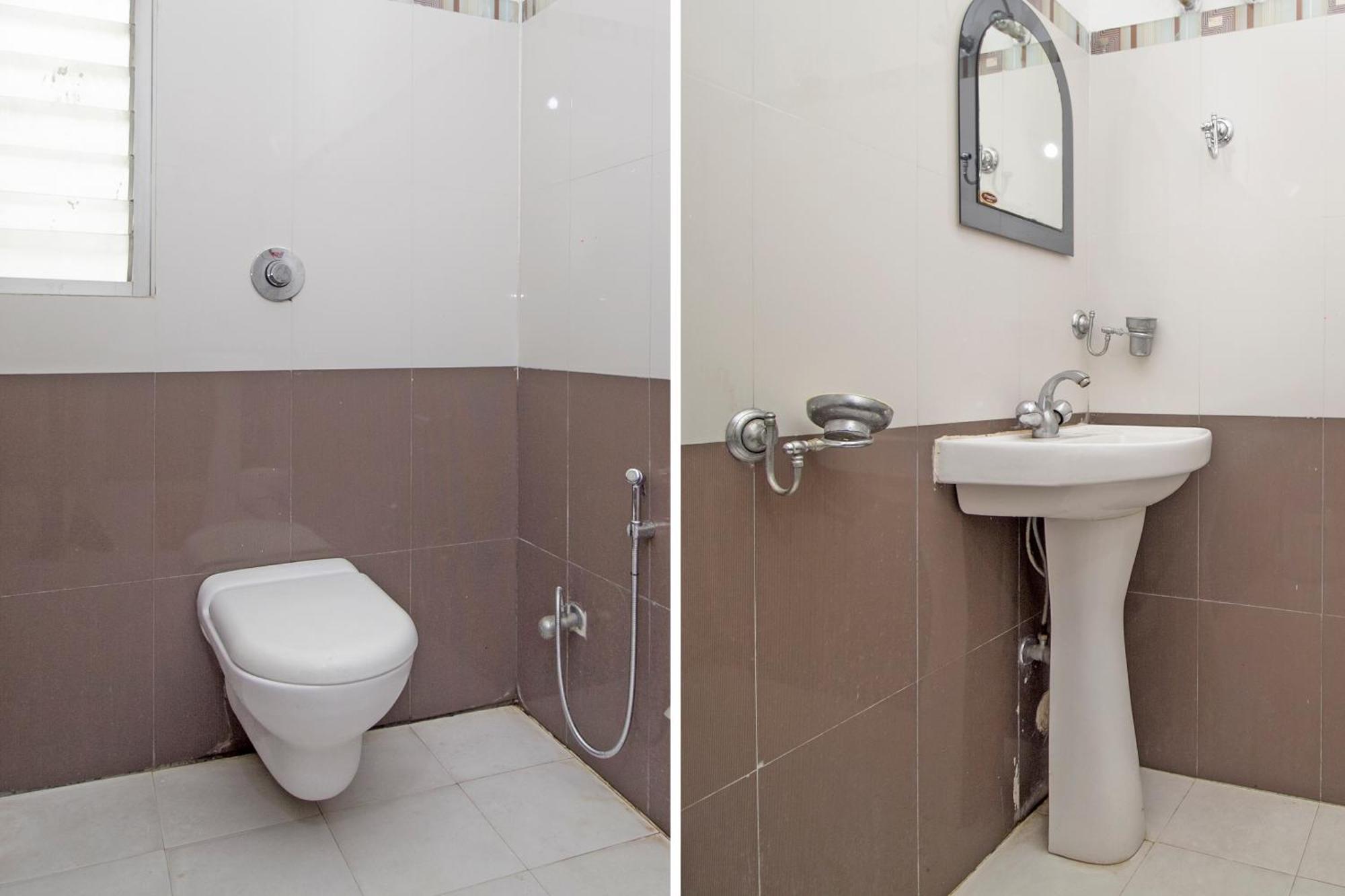Hotel Nandanik Palace Falakata Екстер'єр фото