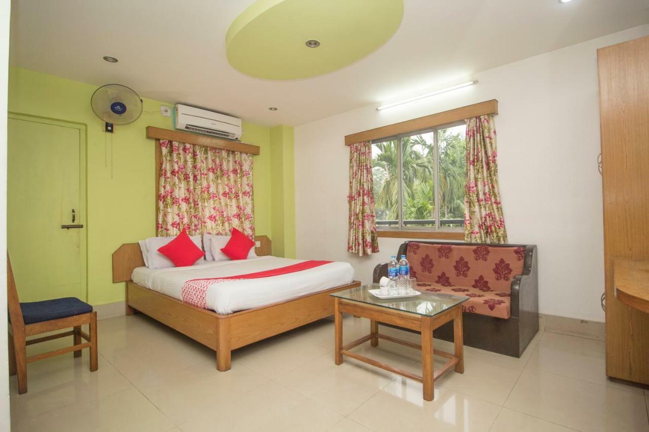 Hotel Nandanik Palace Falakata Екстер'єр фото